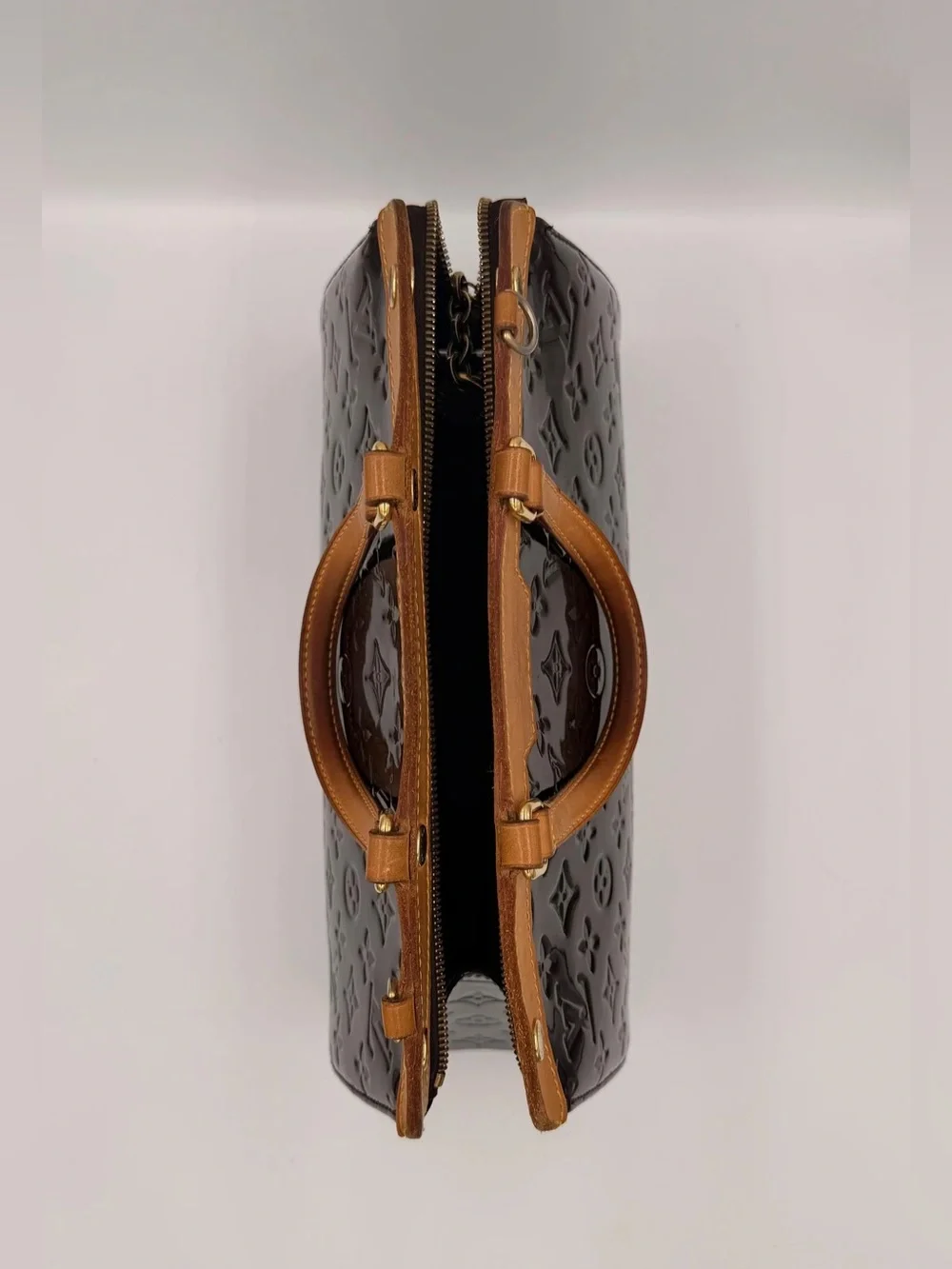 LV Brea MM — Amarante Monogram Vernis
